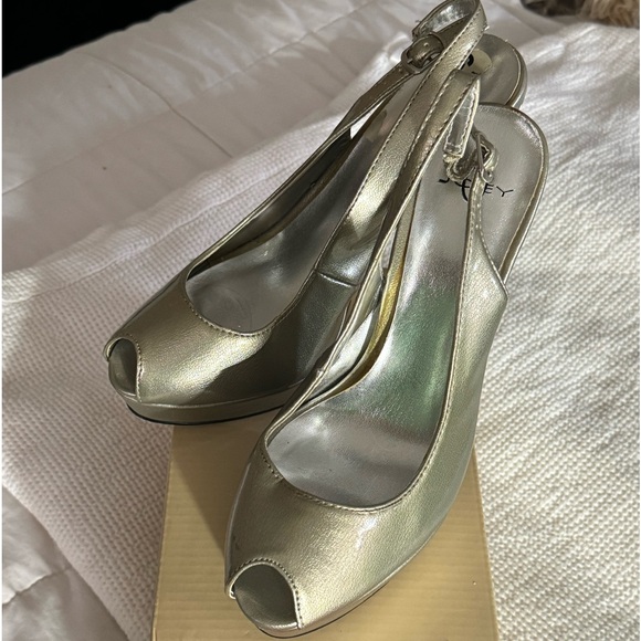 Chrome Heels 6 M - Picture 12 of 16